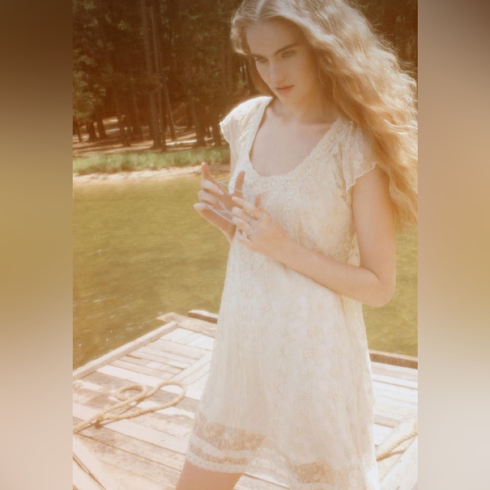 Pull & Bear Dress Size S Lace Ivory Beige Sheer Whimsical Knee Length A-line
